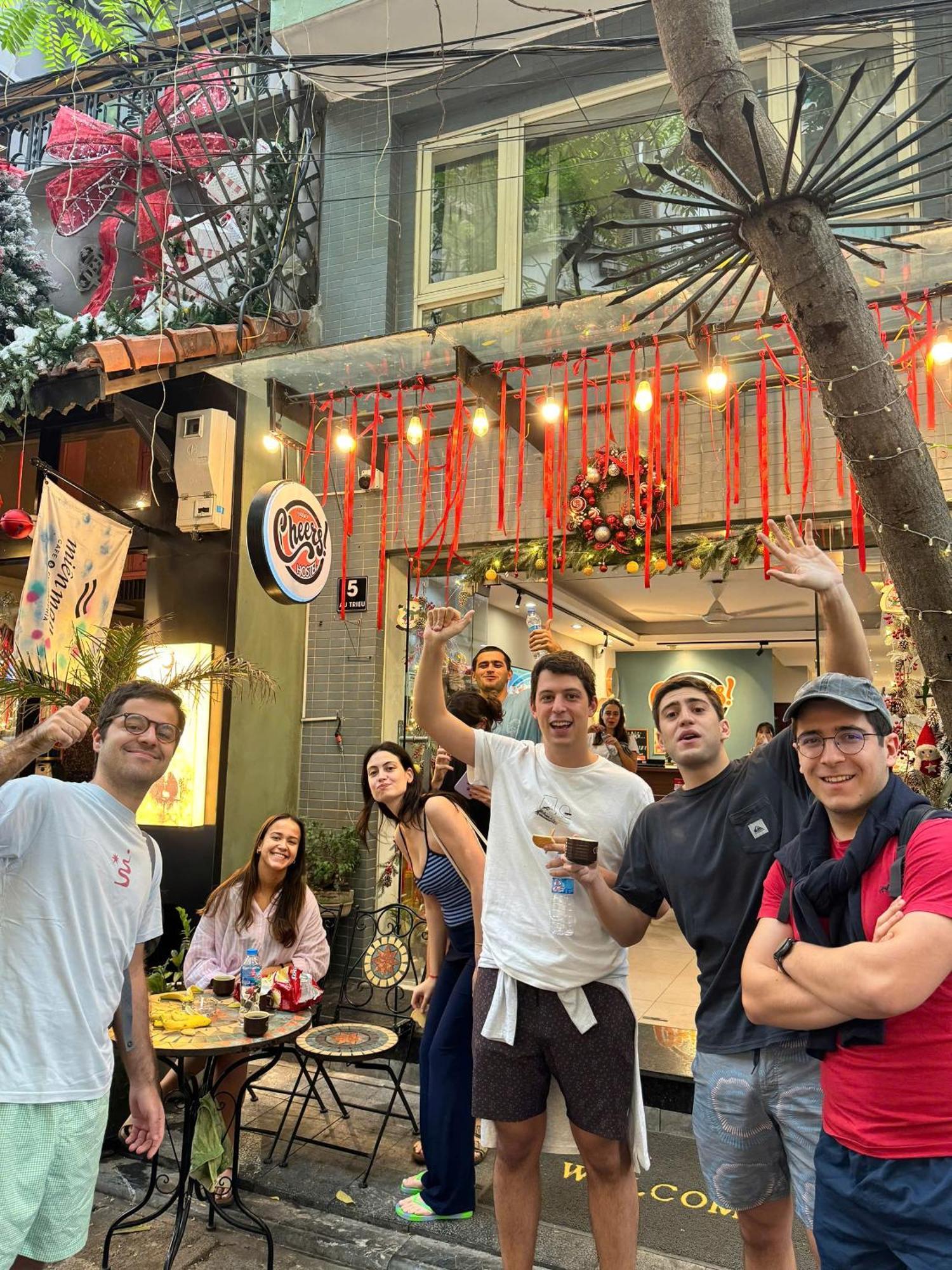 Cheers Hostel 河内 外观 照片